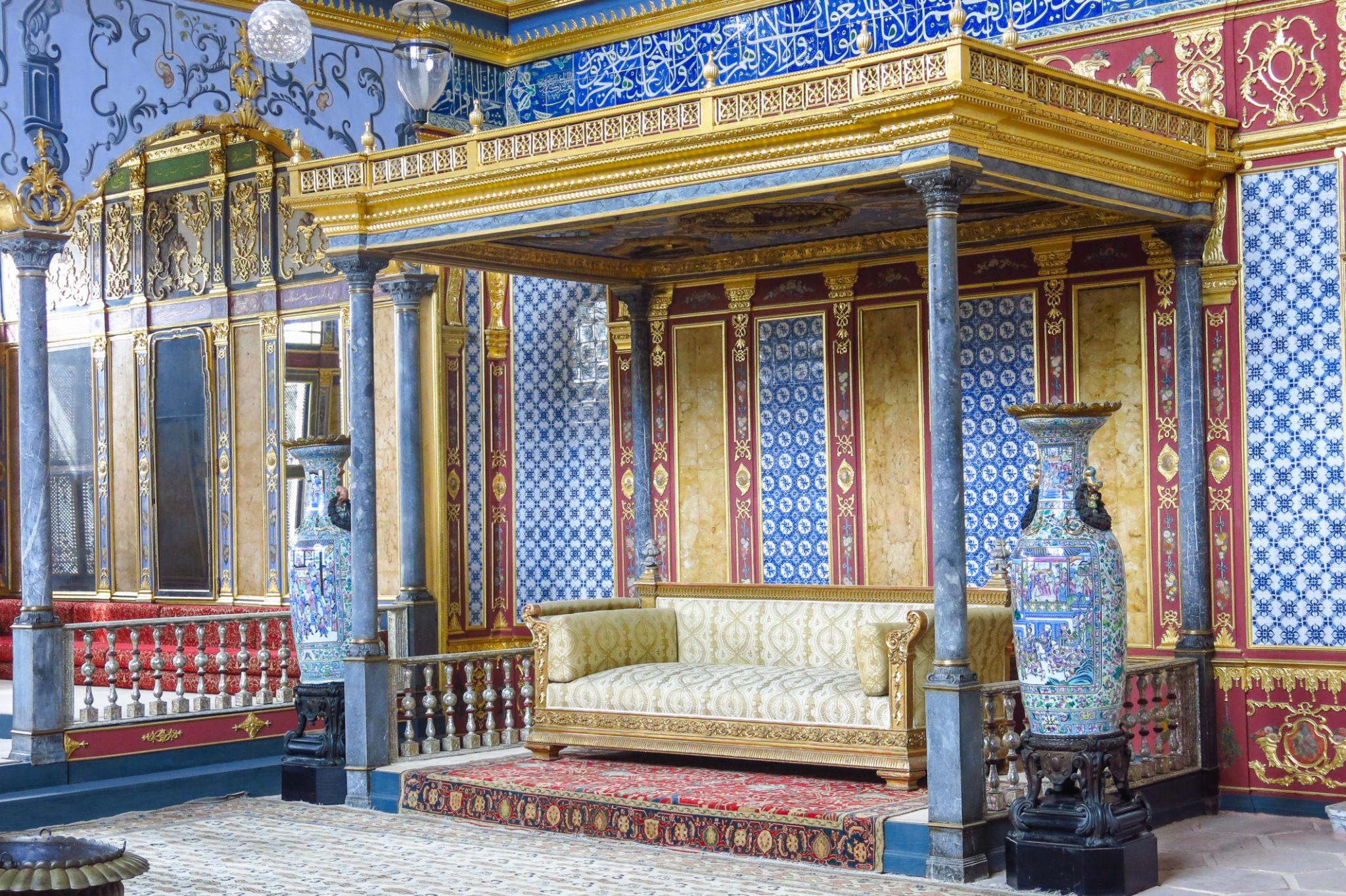 Guided Entry inside Topkapi Palace & Harem with Audio Guide