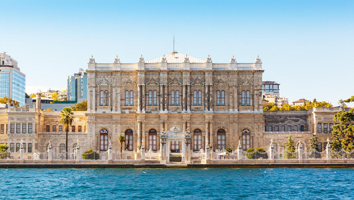 Dolmabahce Palace Tickets with Fast Track Entry & Audio Guide