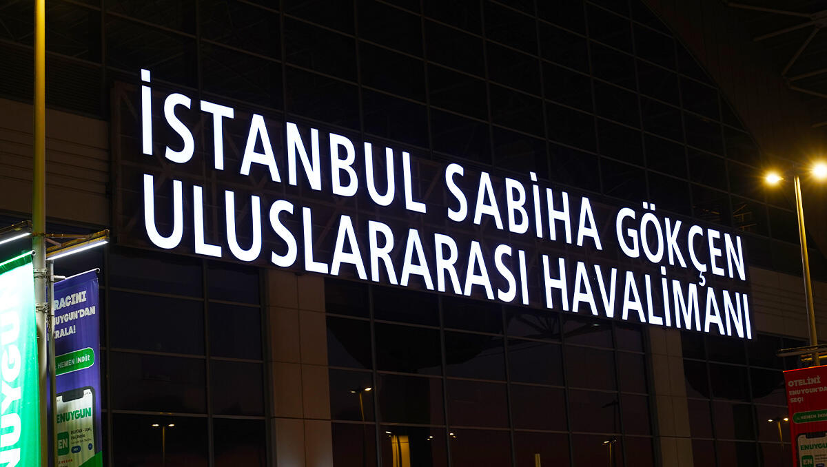 Private Sabiha Gokcen Airport (SAW) Transfer with Luxury Van